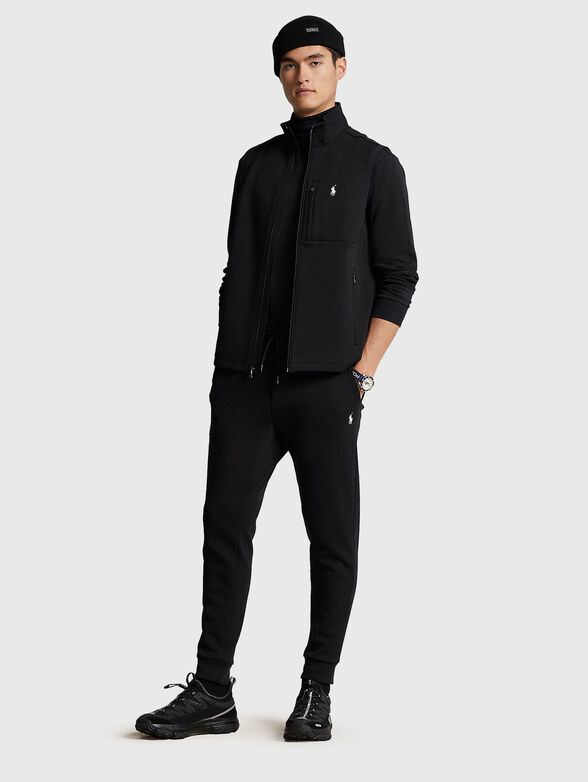 Vest with contrasting logo  - 2