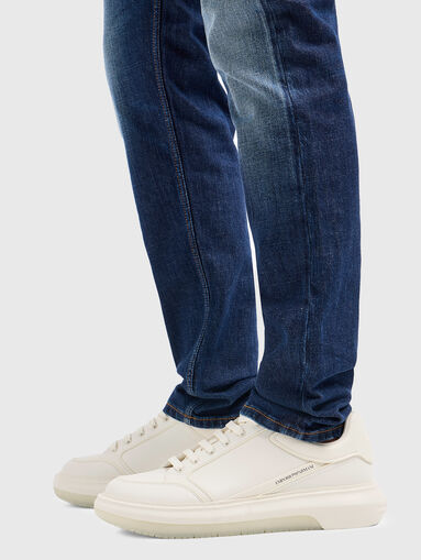 Blue jeans with washed effect - 4