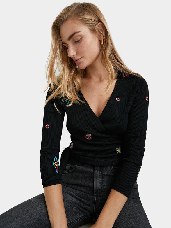 Blouse with long sleeves and floral embroidery - 1