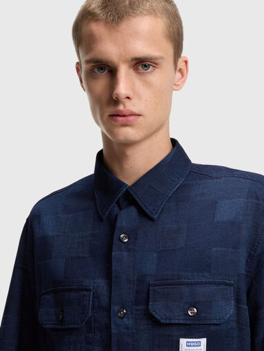 Oversized shirt with a checkered pattern - 5