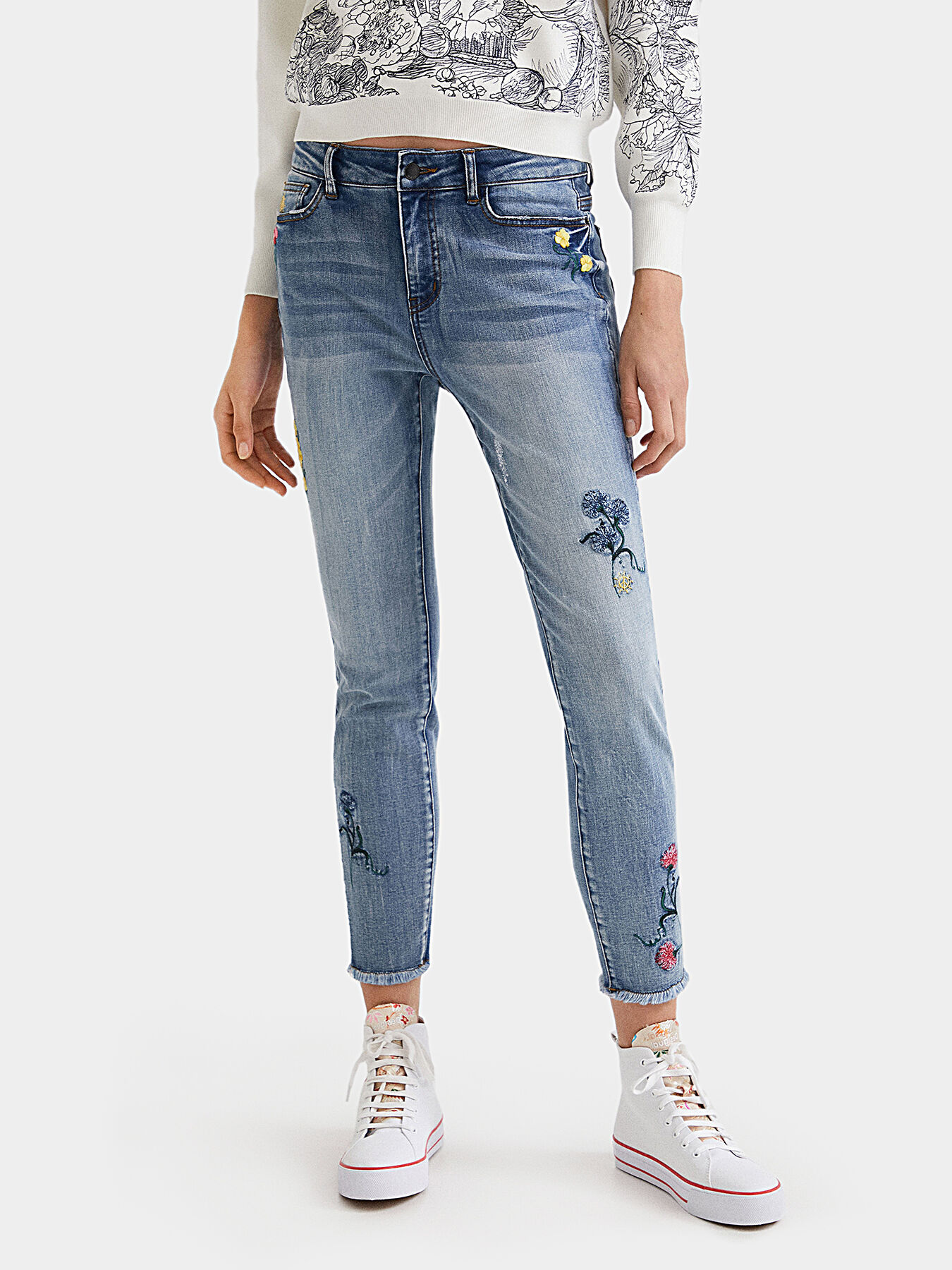 Skinny jeans with floral details brand DESIGUAL Globalbrandsstore en