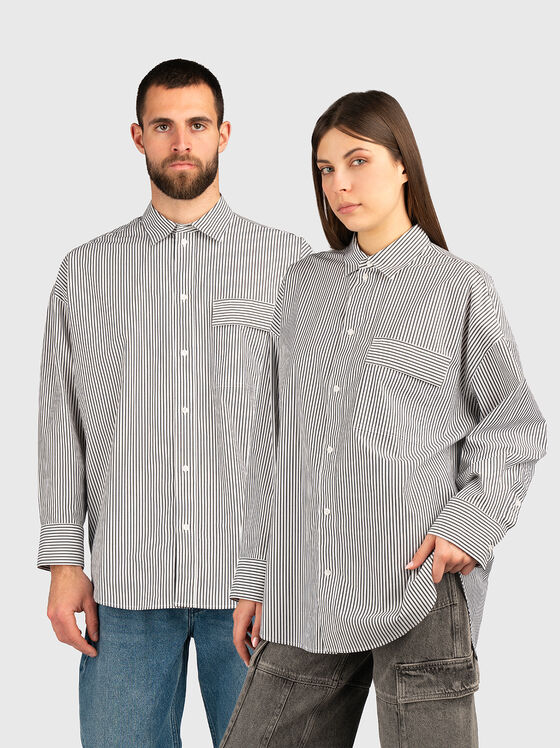 Unisex shirt with elongated hem on the back - 1