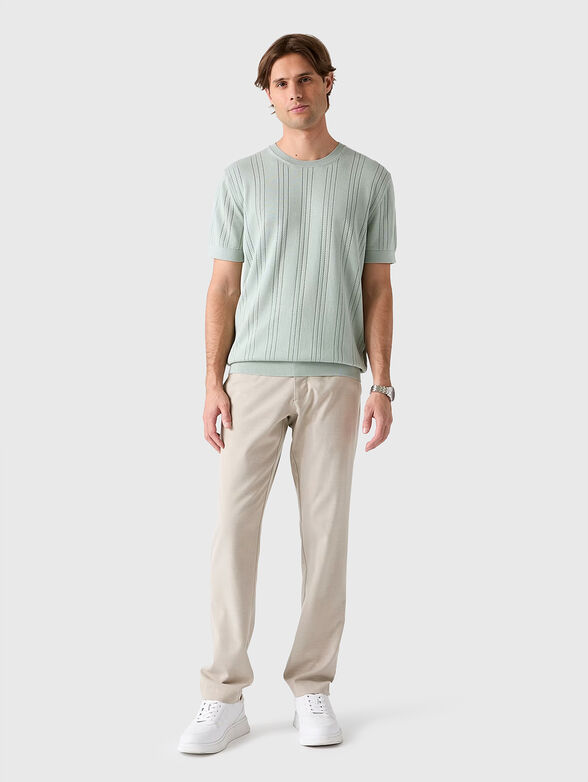 Short-sleeved sweater with an oval neckline - 2