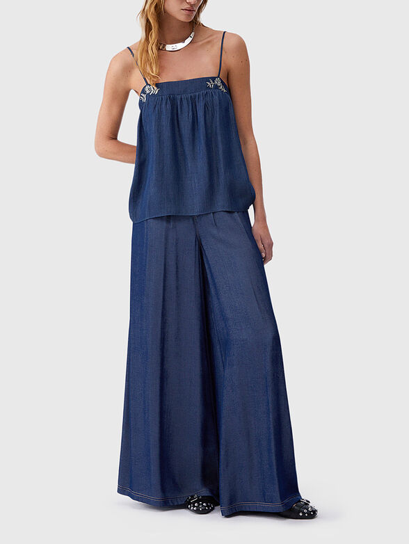 Denim top with embroidered appliqu&eacute;s - 2