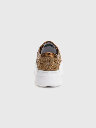 Sports shoes with monogram details - 3