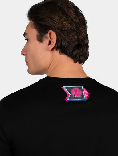 Black T-shirt with attractive pprint - 4