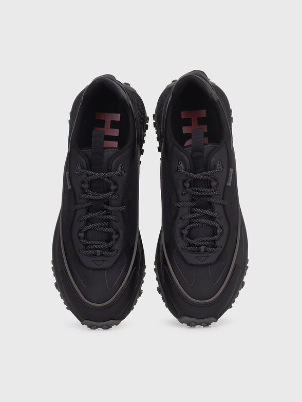 Sports shoes with logo - 6