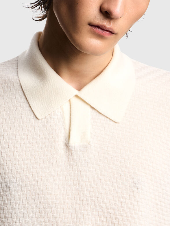 Wool sweater with a checkered pattern - 4