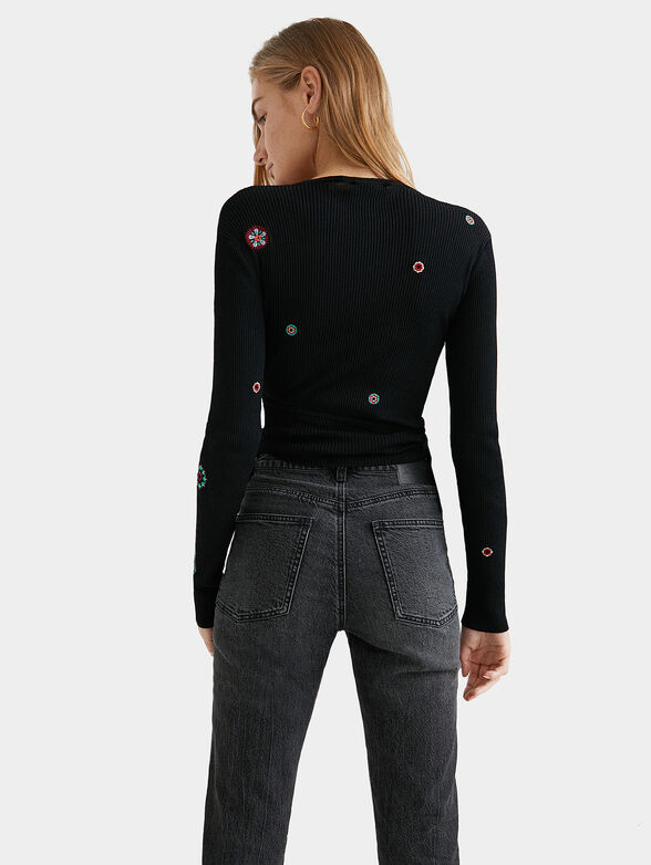 Blouse with long sleeves and floral embroidery - 5
