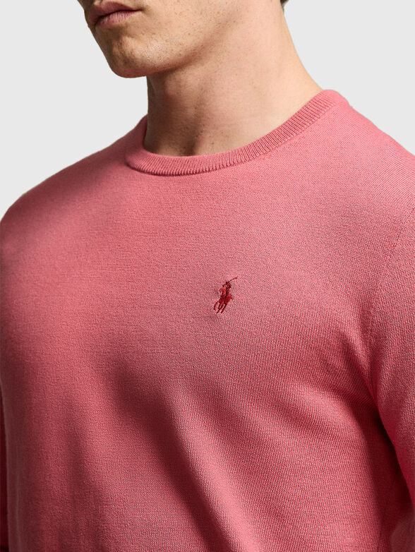 Red sweater with logo embroidery - 4