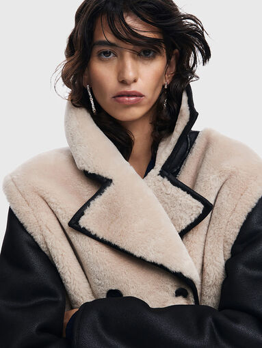 Coat with detachable sleeves - 5