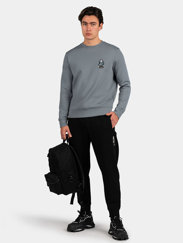 Black sweatshirt with logo patch - 2
