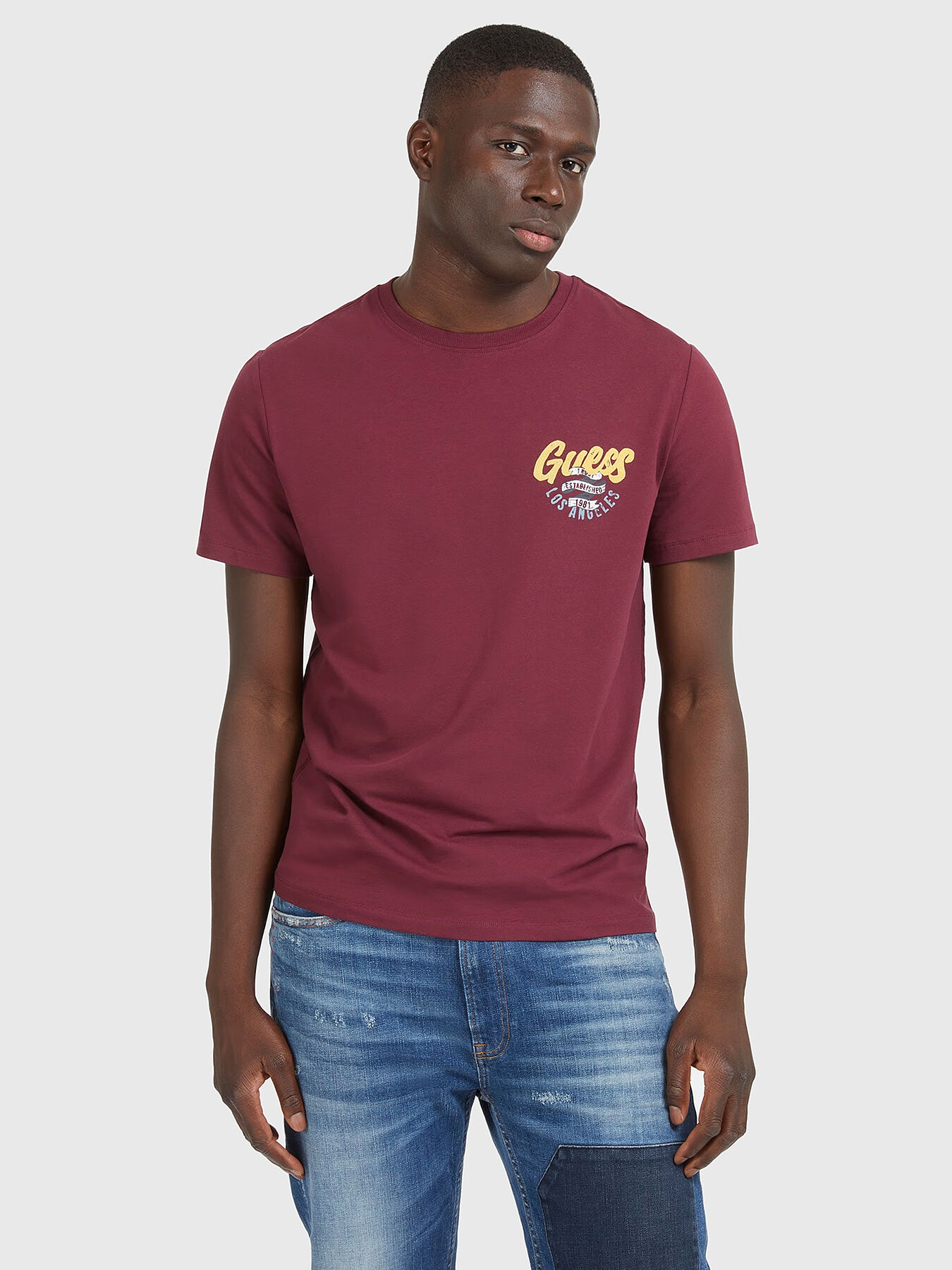 Logo-accent t-shirt brand GUESS — Globalbrandsstore.com/en