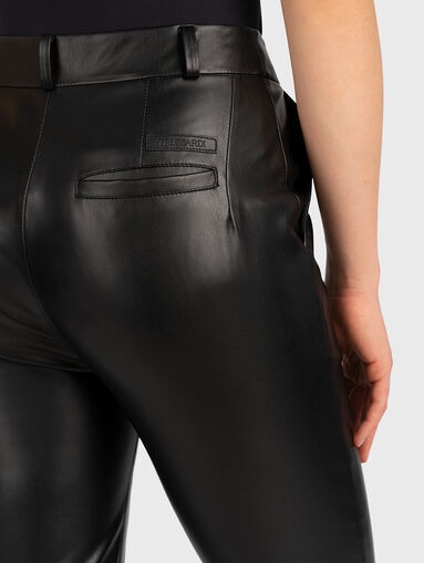 Black eco leather trousers with darts and pockets - 2