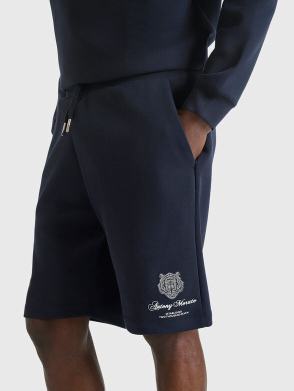 Shorts with a logo print - 1