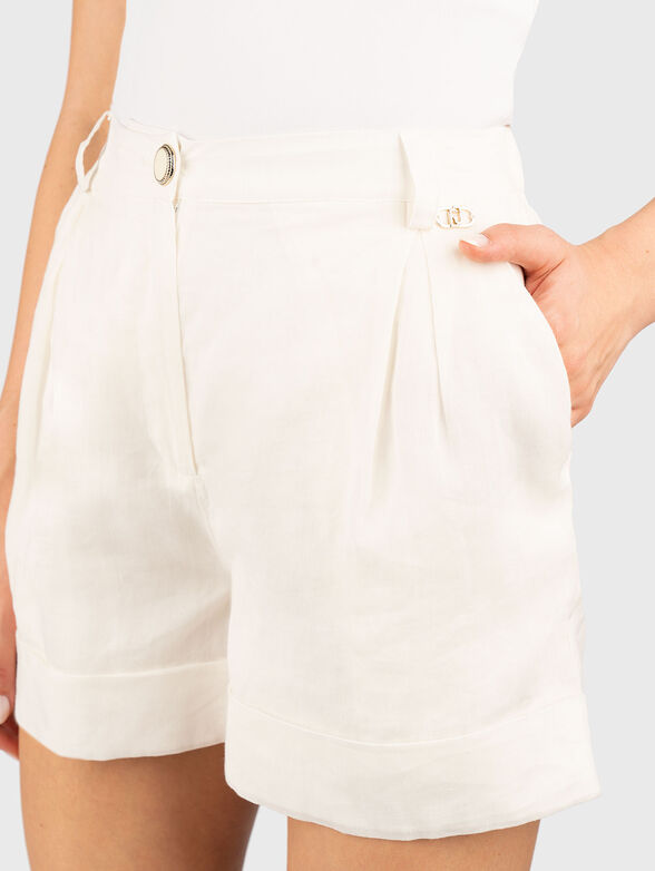 High waisted shorts and print - 3