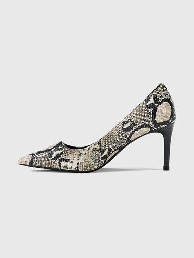 Leather high-heeled shoes with an animal print  - 3