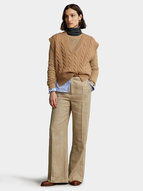 Sleeveless V-neck sweater - 4