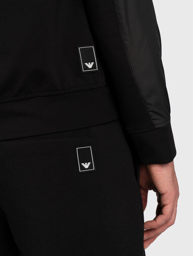 Hooded sweatshirt with zip - 5