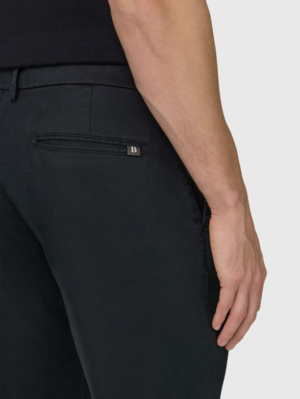 Black trousers - 3