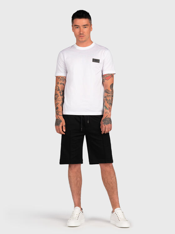 Бяла тениска с лого патч - 2