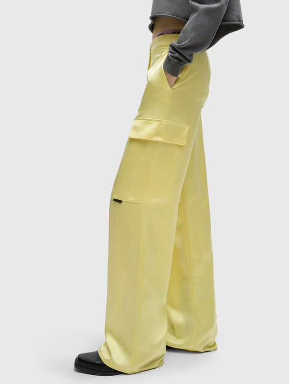 HAKILA black cargo pants with satin effect - 3