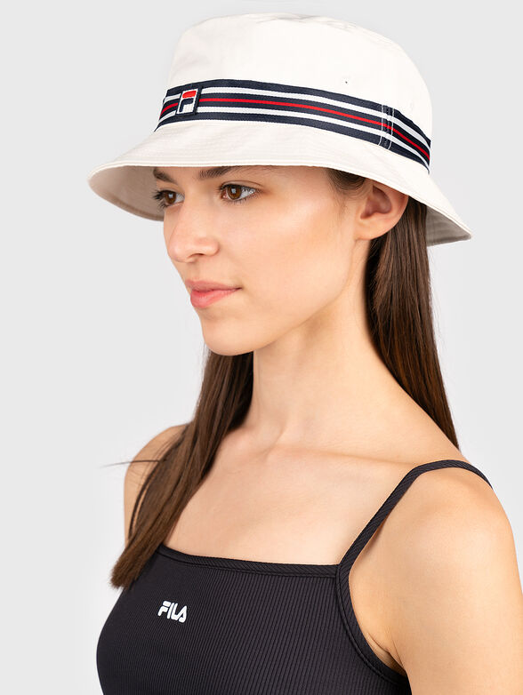 White bucket hat - 4