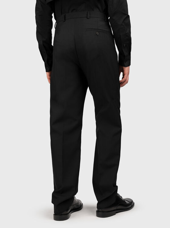 Straight cut trousers in black colour - 2
