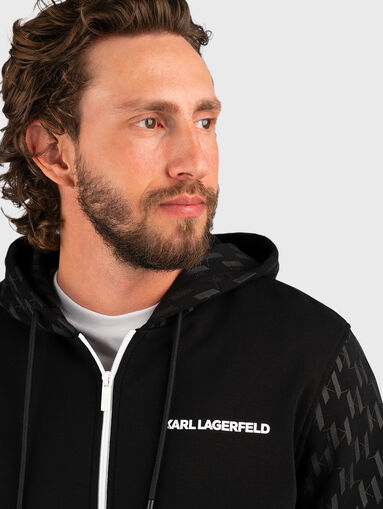 Black sweatshirt with contrast zip - 5