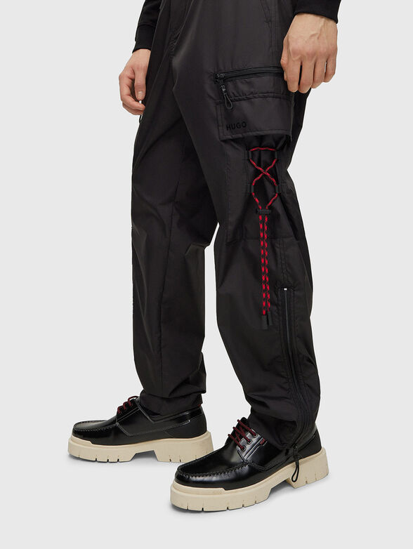 Cargo pants with logo detail - 3