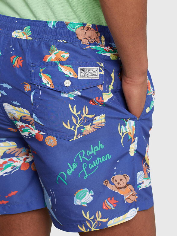 Beach shorts with multicolour print - 3