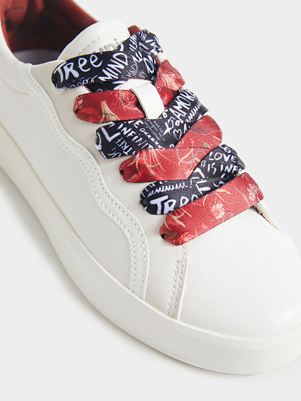 Sneakers with contrasting laces - 6
