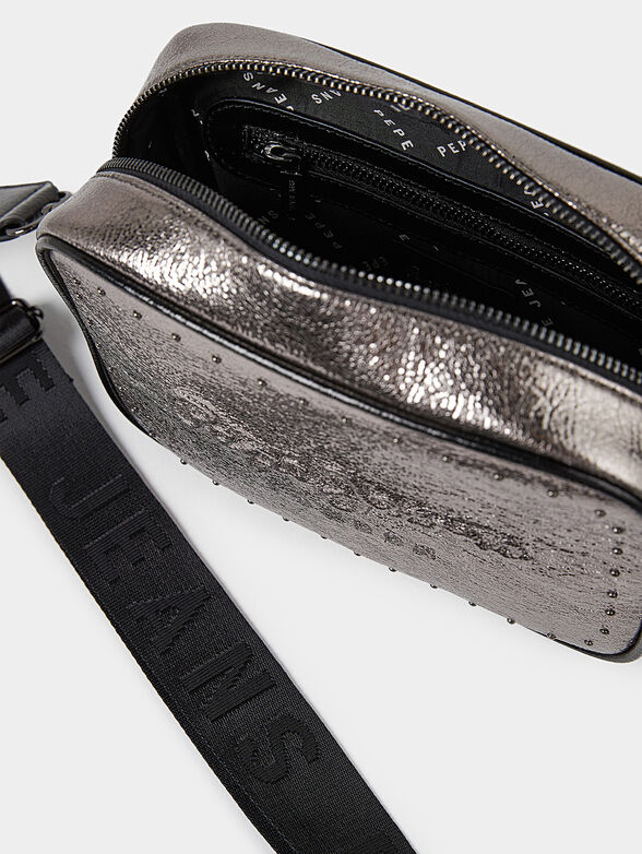 BASSY 1973 crossbody bag in silver color - 4