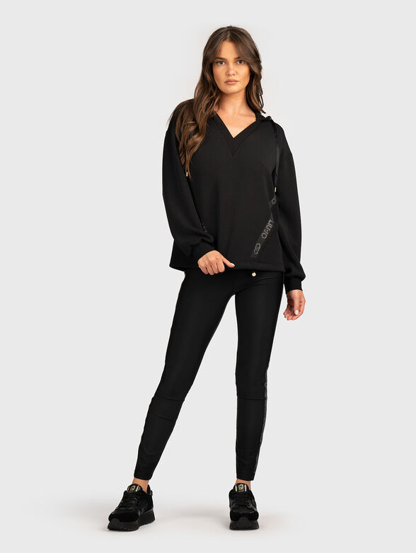 V-neck sweatshirt - 2