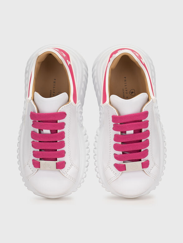 Leather sports shoes with contrasting elements - 6
