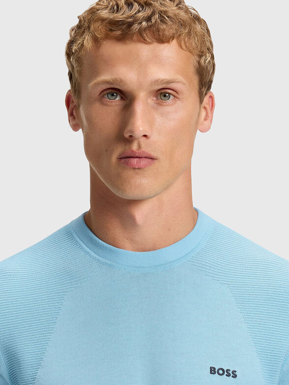 Gray T-shirt with oval neckline - 4