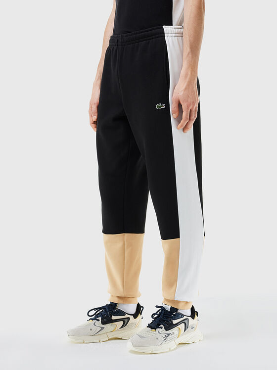 Sports pants with contrasting details - 1