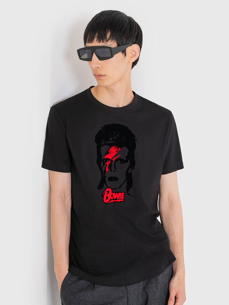 Black T-shirt with accent print - 3