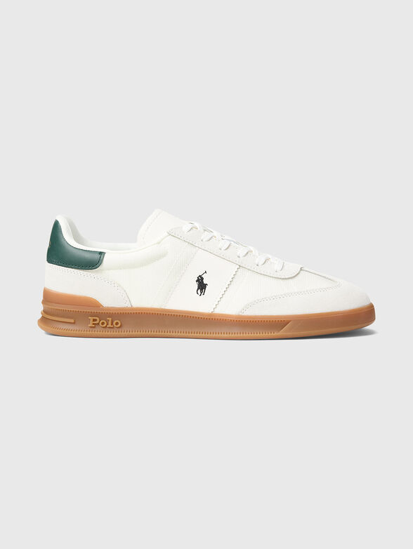 Sports shoes with logo - 1