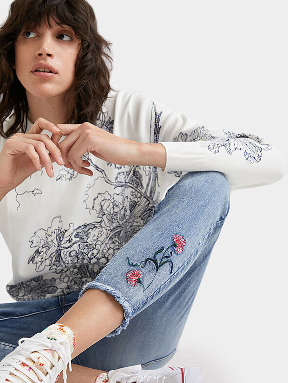 Skinny jeans with floral details - 5