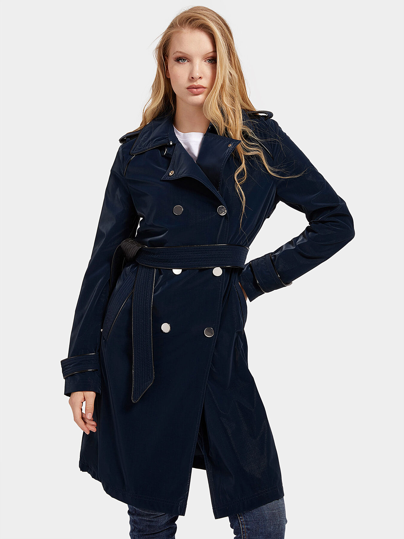 Guess trench online