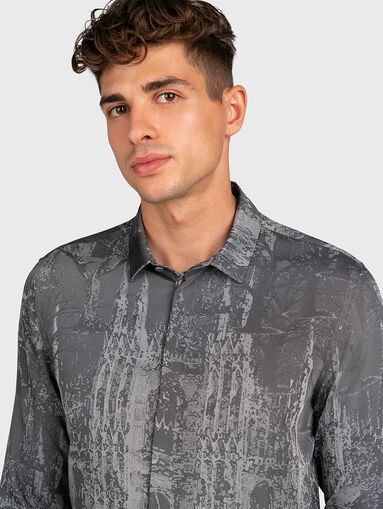 Gray shirt with art details - 3