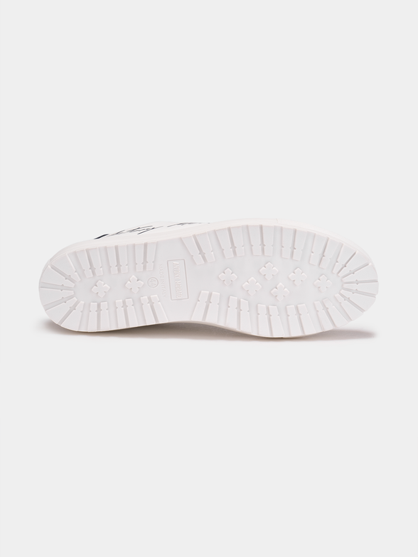 White sneakers with logo print - 5