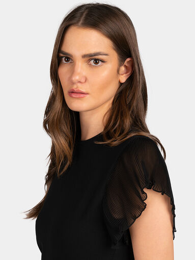 Black T-shirt with accent sleeves - 5
