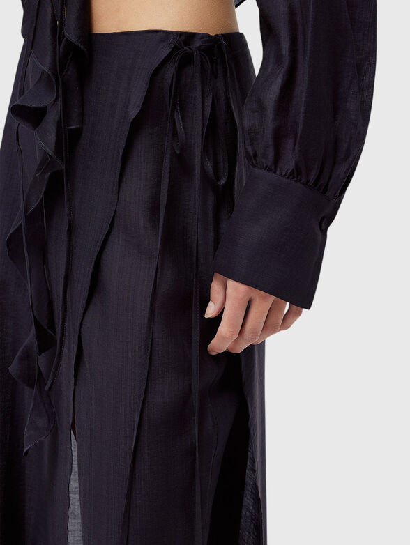 Flared maxi skirt with a slit - 3