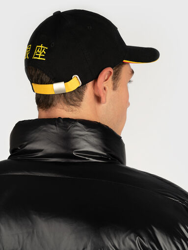Baseball cap with logo patch - 5