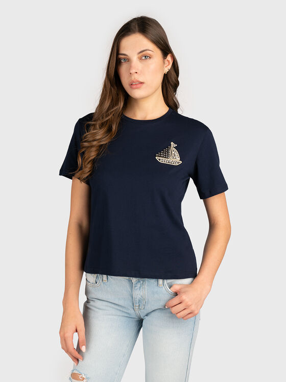 Тениска с апликирани кристали в тъмно син цвят - 1