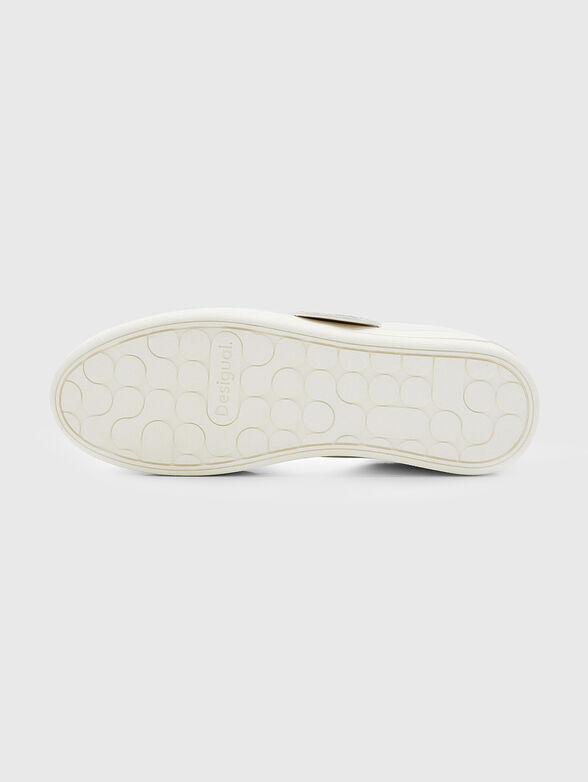 Sneakers with accent laces  - 4