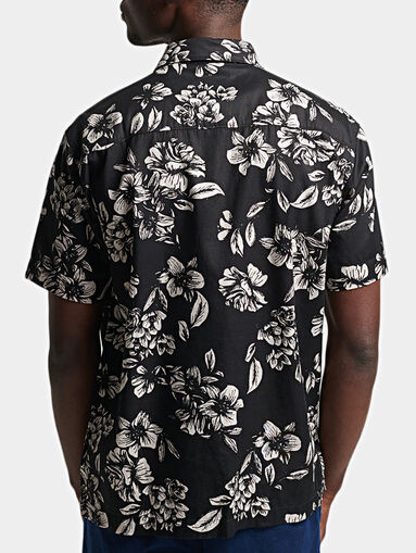 Black shirt with Hawaiian motifs - 5