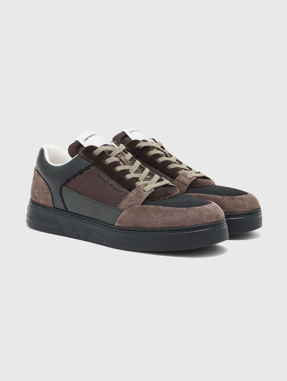 Sneakers with a logo detail - 2